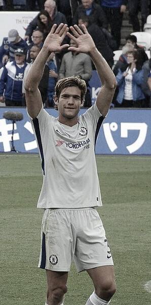 Marcos Alonso 's handsup